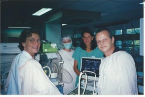 No Port Royal (Paris) em Treinamento de Ecografia transfontanelar com a Dra. Bethmann (Agosto de 2000)