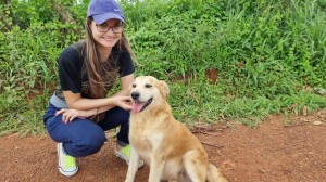 Paula Cristina Margotto e a amada Cachorra Júlia  da Fazenda Paula Cristina em  15-12-2021