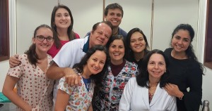 R4 da Unidade de Neonatologia do HMIB (2018-2019), com Drs. Paulo R. Margotto e JoseleideDe Castro (12-2-2019)