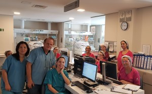 Drs. Adriana Fernandes, Paulo R. Margotto, Joseleide de Castro e Enferamgem da UTI Neonatal do Hospital Santa Lúcia, Brasília (31/8/2018)